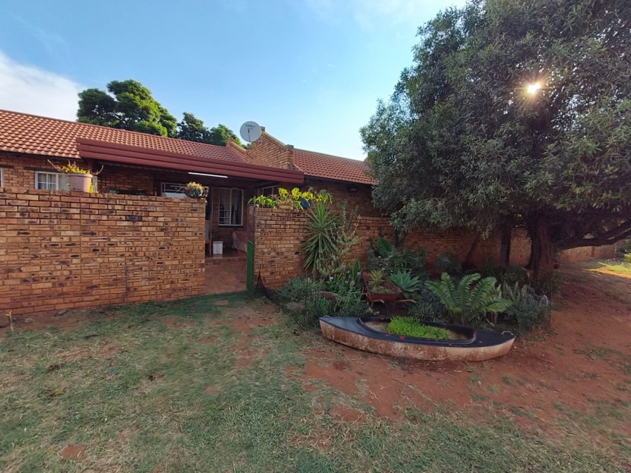 3 Bedroom Property for Sale in Safari Gardens North West